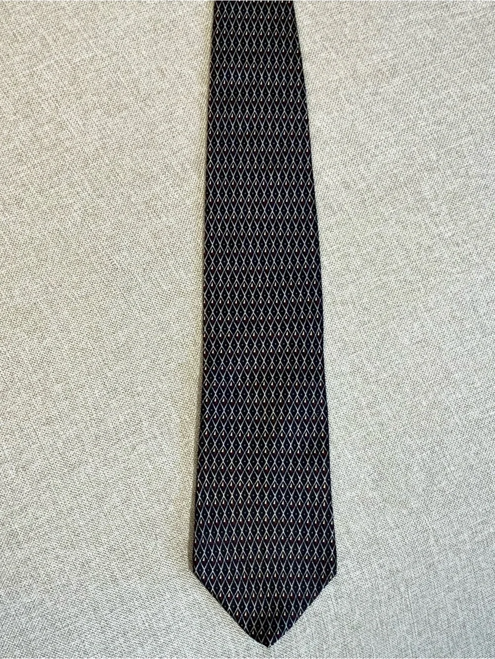 Stafford Silk Geometric Diamond Pattern Tie